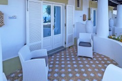 Patio of the rooms with sea view